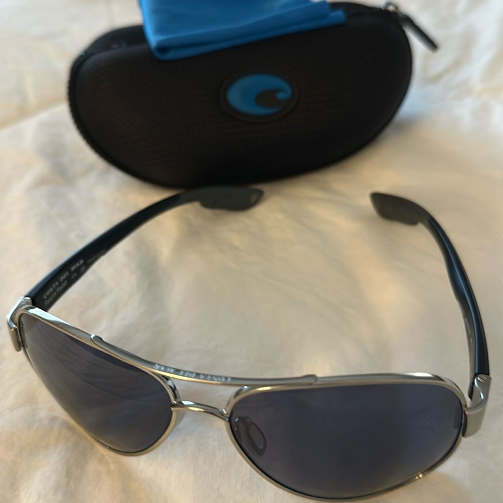 Costa Del Mar Southpoint Sunglasses Lightly used.